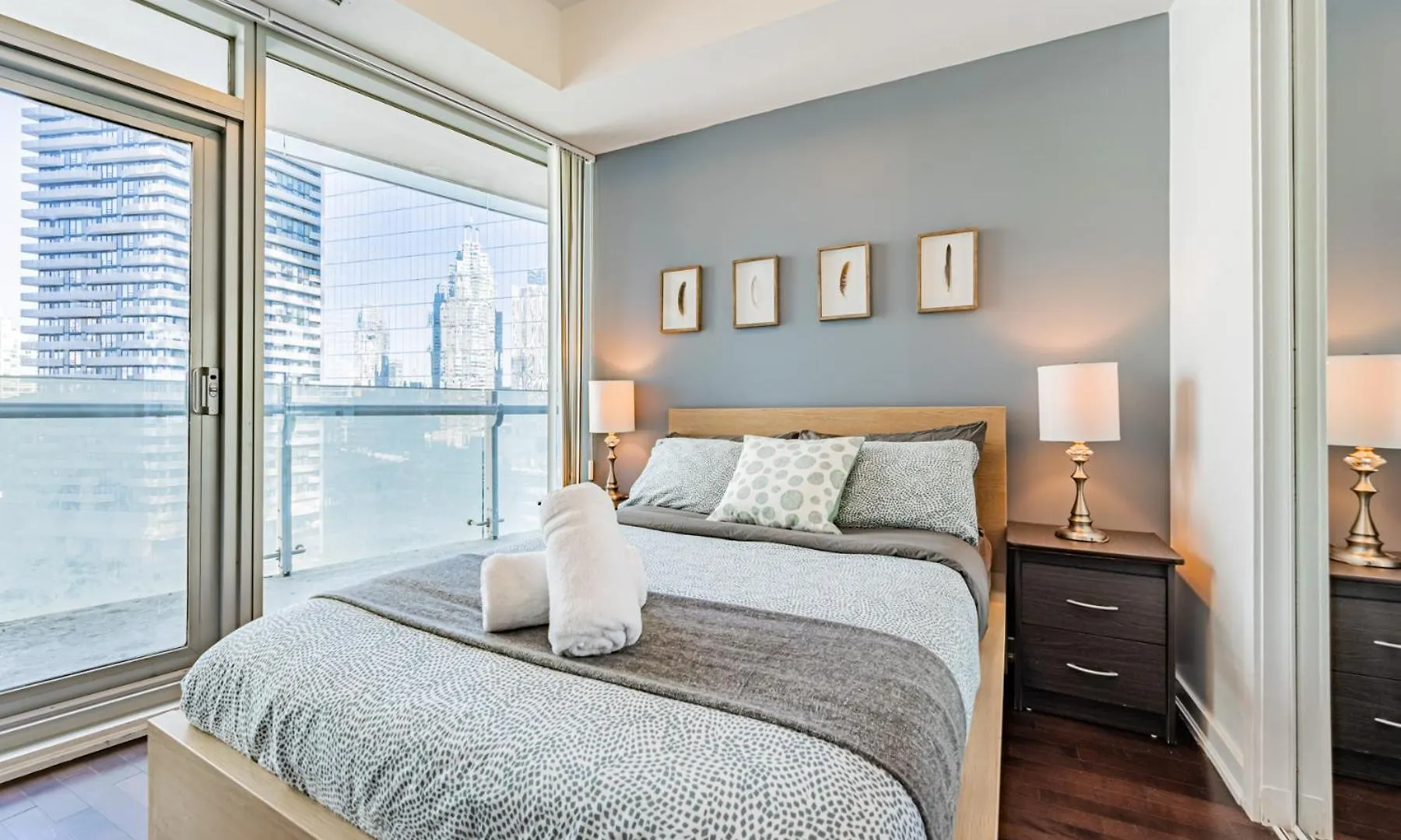 Downtown Suites Toronto 0*,  Kanada